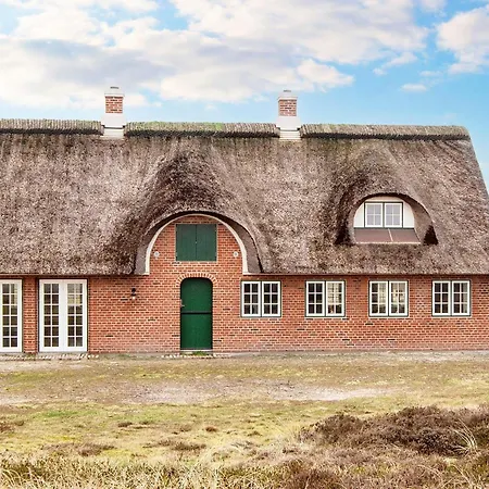 6 Person In Fano-by Traum *