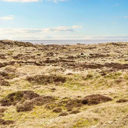 6 Person In Fano-by Traum Nyaraló *