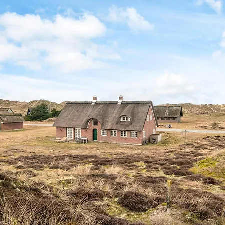 6 Person In Fano-by Traum Nyaraló