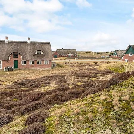 6 Person In Fano-by Traum