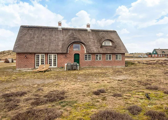 6 Person In Fano-by Traum *